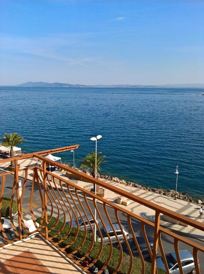 Elegant Apartment With Sea View In Porto Santo Stefano 89 M² Exterior foto